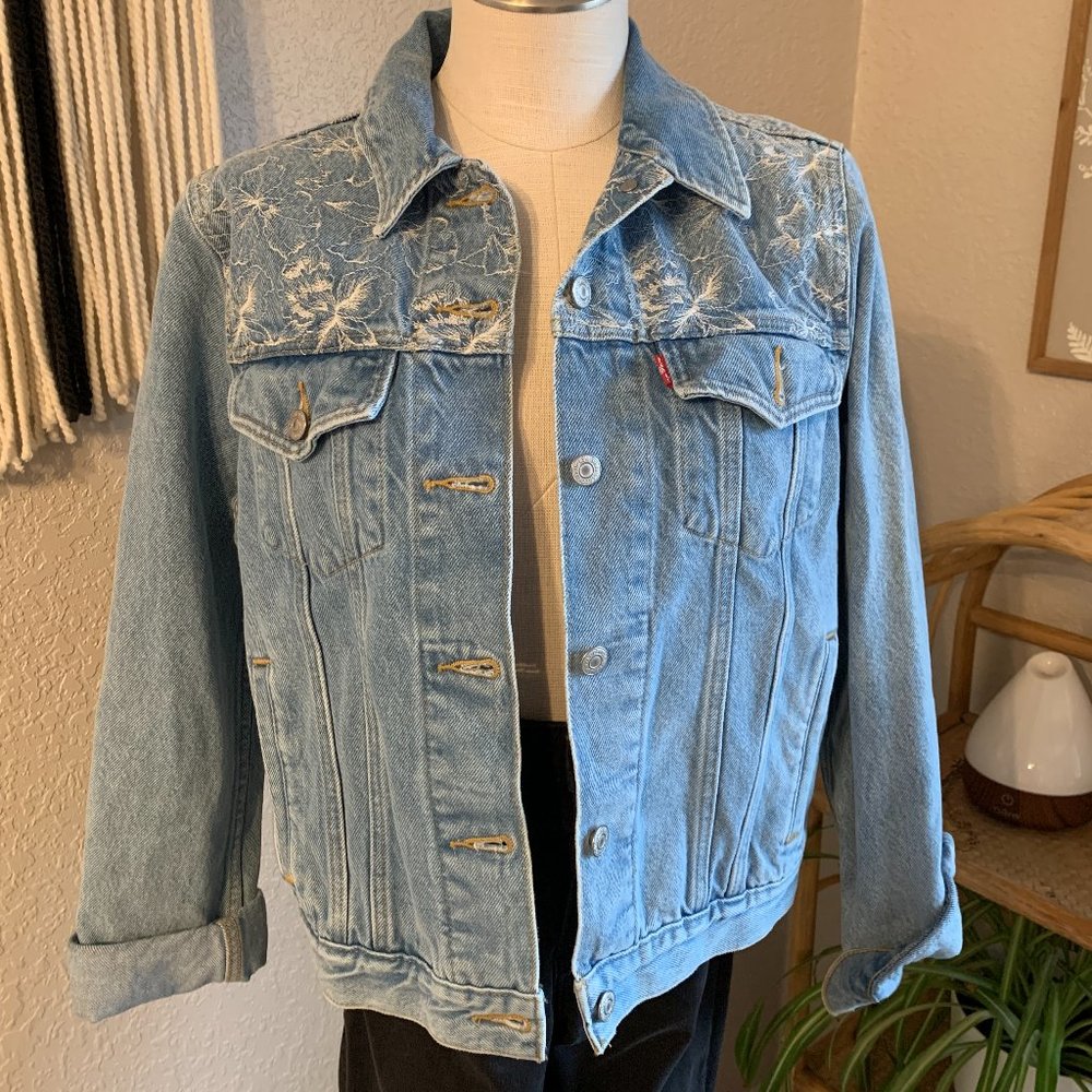 Levi's Floral Embroidery Denim Jacket
